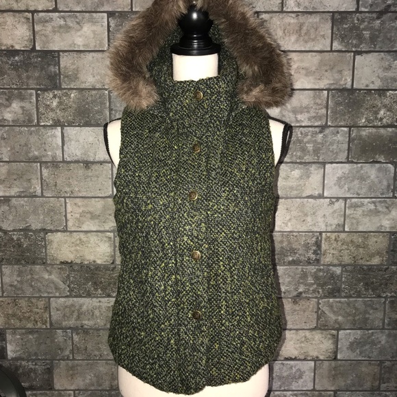 BB Dakota Jackets & Blazers - BB Dakota Green Tweed Faux Fur Hood Vest